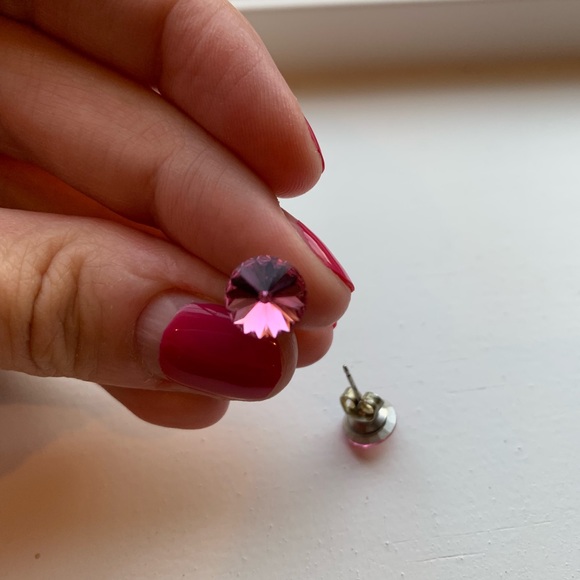 Pale pink diamond solitaire stud earrings - Picture 7 of 8